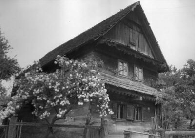 Krapje (Jasenovac) - Drvena katnica, vlasnica Bara Lacković,