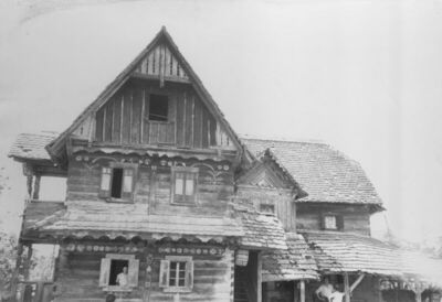 Stari Brod (Lekenik) - Drvena katnica građena „na ključ“ s i