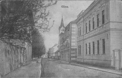 Glina - Potez ulice sa župnom crkvom