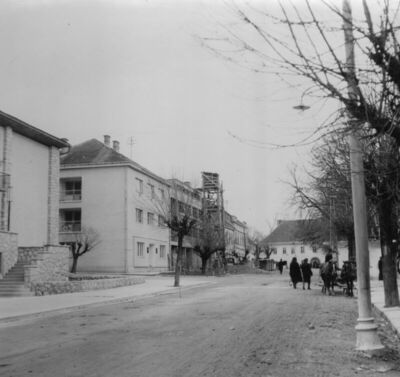 Petrinja - Dio Strossmayerovog trga s Katastarskim sudom u p
