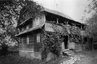 Osekovo (Popovača) - Stambena drvena katnica, podignuta na c