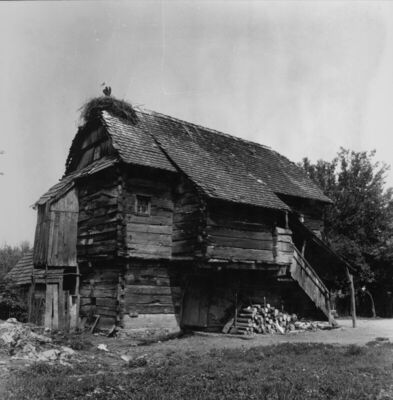 Gušće (Sisak) - Ugrožena sjeveroistočna strana katnice, građ
