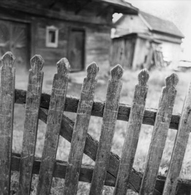 Sunja (Palanka) - Detalj ograde od staketa koja ograđuje dvo