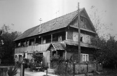 Repušnica (Kutina) - Stambena katnica s uzdužnim katnim dije