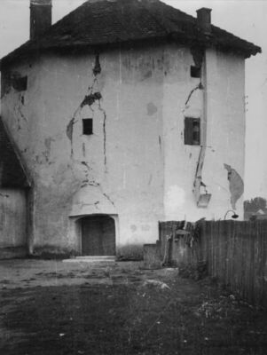 Sisak - Stari grad - Detalj: peterokutni bastion s raspuklin