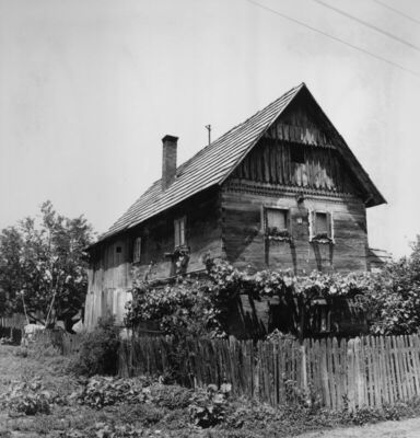 Letovanić (Lekenik) - Drvena katnica, kbr. 84, zabatno i str