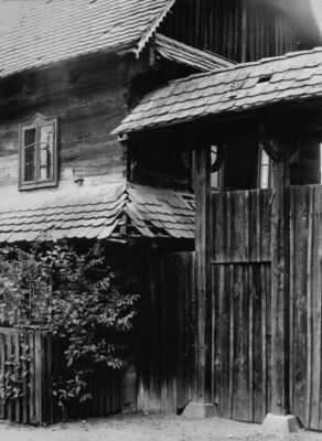 Greda Sunjska (Sunja) - Detalj ulazne kapije kuće kbr. 106, 