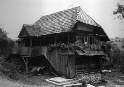 Ljeskovac (Dvor na Uni) - Kuća Adama Vukića II, drvena, s ka
