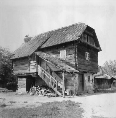 Gušće (Sisak) - Drvena katnica građena sredinom 19. stoljeća