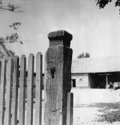 Letovanić (Lekenik) - Stup dvorišnih vratiju, kbr. 67, vlasn