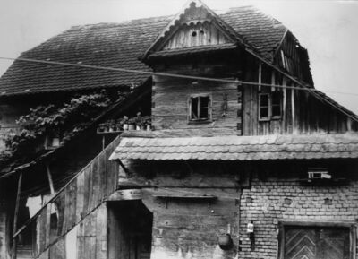 Gušće (Sisak) - Dvorišno pročelje drvene katnice kbr. 175; v