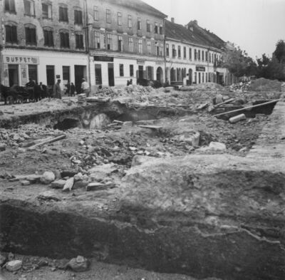 Sisak - Temelji magazina na obali (srušen u kolovozu 1954. g