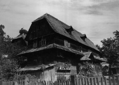 Osekovo (Popovača) - Seljačka drvena katnica kbr. 22 - dvori