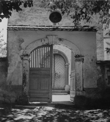 Gora (Petrinja) - Župna crkva Sv. Marije, ulaz