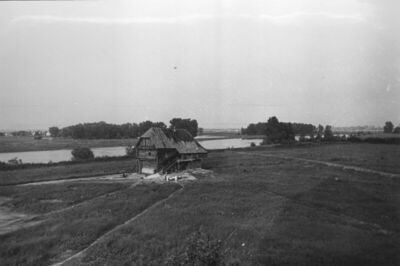 Sisak - Drvena kuća prenesena za etnopark uz stari sisački g