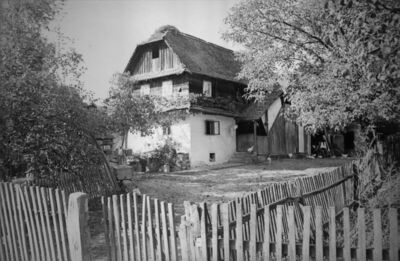 Osekovo (Popovača) - Stambena katnica - „čardak“ s okućnicom