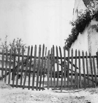 Greda Sunjska (Sunja) - Vrata kolnog ulaza kuće kbr. 136