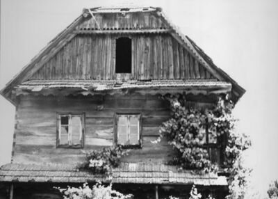 Greda Sunjska (Sunja) - Zabatno, ulično pročelje drvene katn