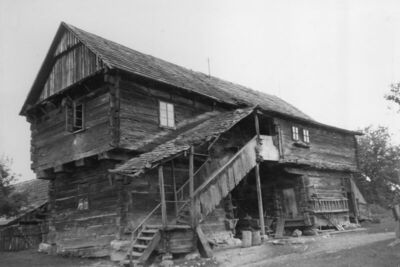 Brest Pokupski (Petrinja) - Brvnara katnica bivše obiteljske