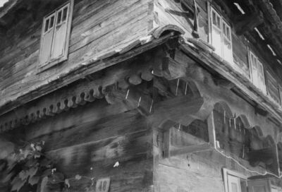 Greda Sunjska (Sunja) - Detalj kuće kbr. 48 - rezbareni vije