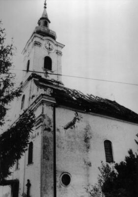 Sunja - Župna ckva Sv. Marije Magdalene - Krovište uništeno 