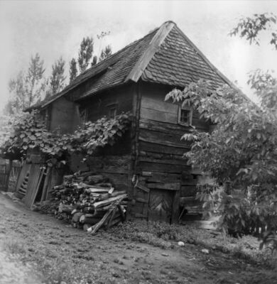 Sunja (Palanka) - Pogled iz dvorišta na katnicu iz 19. stolj