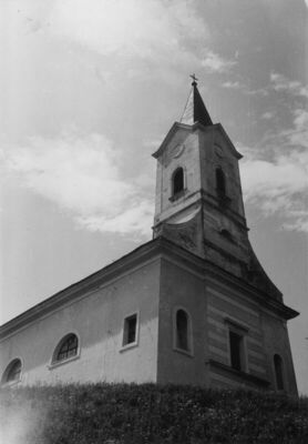 Hrastovica (Petrinja) - Župna crkva Sv. Bartola, pogled na j