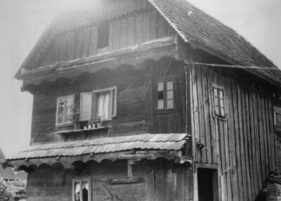 Greda Sunjska (Sunja) - Dvorišno pročelje drvene katnice kbr