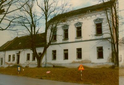 Novska - Zgrada starog hotela - vanjština - pogled s ulice