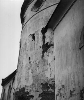 Gojlo (Kutina) - Kapela sv. Duha - Tragovi zazidanog prozora