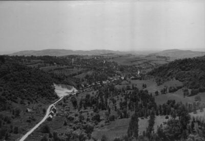 Zrin (Dvor na Uni) - Pogled na selo sa starog grada