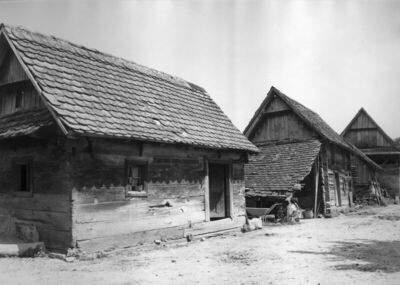 Krapje (Jasenovac) - Gospodarske zgrade u sklopu okućnice kb