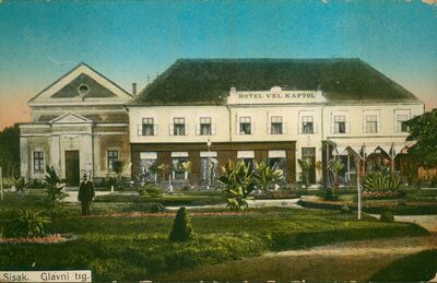Sisak - Glavni trg s hotelom Veliki Kaptol