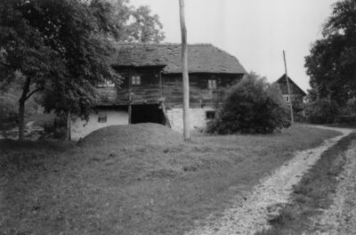 Hrastovica (Petrinja) - Kuća na kat s donjim zidanim dijelom
