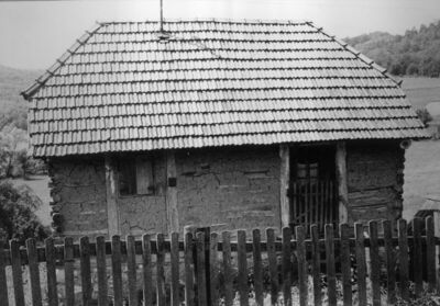 Komora (Dvor na Uni) - Kuća Branka Bodlovića, ulična strana 