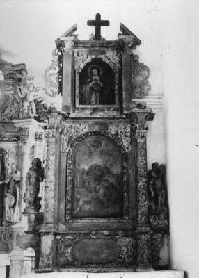 Taborište (Petrinja) - Kapela Sv. Petra, grobljanska, unutra