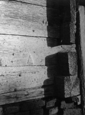 Krapje (Jasenovac) - Kuća kbr. 22, detalj: ugao kuće