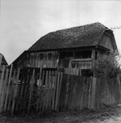 Bistrač (Sunja) - Katnica „iža na podrum“ čije su stijene ve