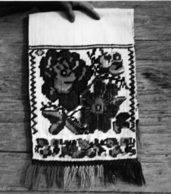 Krapje (Jasenovac) - „Rušnik“ - svatovski ručnik kojim se ki