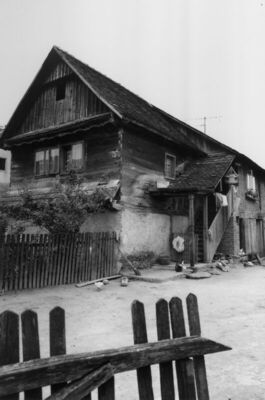 Hrastovica (Petrinja) - Kuća „na zidanom podrumu“, užom stra