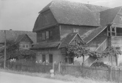 Pešćenica (Lekenik) - Podzidana drvena katnica, građena 1908