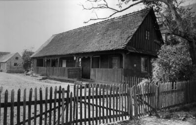 Potok (Popovača) - Stambena drvena prizemnica s trijemom duž