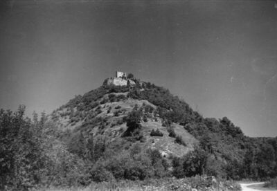 Zrin (Dvor na Uni) - Ruševine starog grada - Pogled od kapel