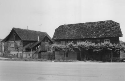 Hrastovica (Petrinja) - Kuća, jednokatni drveni objekt prene
