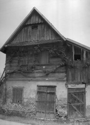 Krapje (Jasenovac) - Drvena katnica sa zidanim prizemljem; v
