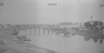 Sisak - Veduta s jugozapada na Stari Sisak sa starim drvenim