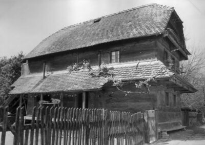 Krapje (Jasenovac) - Drvena katnica, vlasnik Ivan Junaci, kb