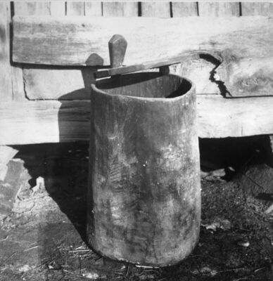 Krapje (Jasenovac) - „Stublo“ - drvena iz debla dubena sprem