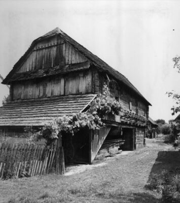 Gradusa Posavska (Sunja) - Drvena katnica kbr. 65/66, građen