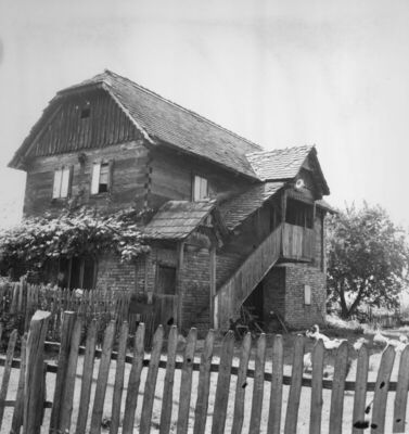 Letovanić (Lekenik) - Drvena katnica kbr. 114, prizemlje od 